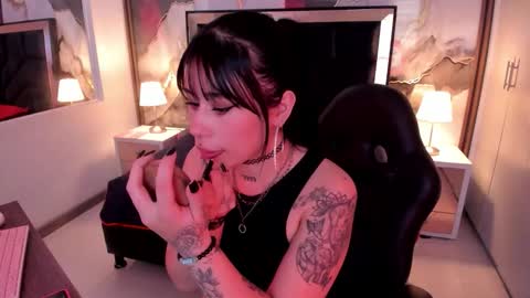 susanvilla online show from January 2026 08:03:02 PM