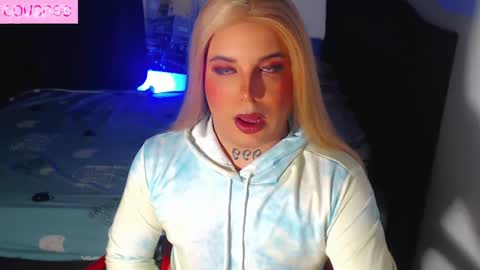 Snapshot of susej_exotic69 chatting on October 2025 09:45:02 PM ale online show from October 2025 09:45:02 PM