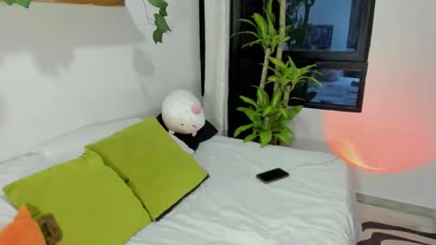 SusieGlass online show from February 2026 05:25:02 AM