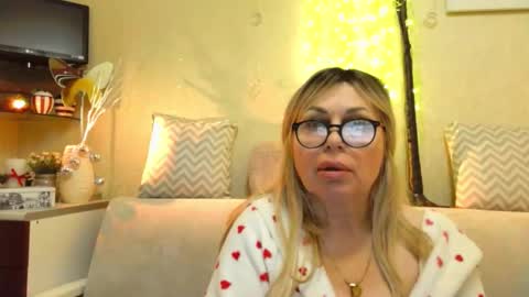 Snapshot of susiexnoreen chatting on February 2026 11:59:01 AM SusiexNoreen online show from February 2026 11:59:01 AM