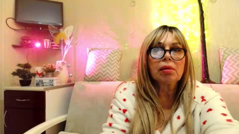 Snapshot of susiexnoreen chatting on February 2026 11:06:02 AM SusiexNoreen online show from February 2026 11:06:02 AM