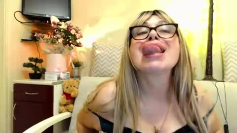 SusiexNoreen online show from June 2026 12:00:01 AM