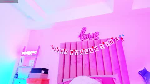 Sussan Nicole  online show from February 2025 06:15:02 PM