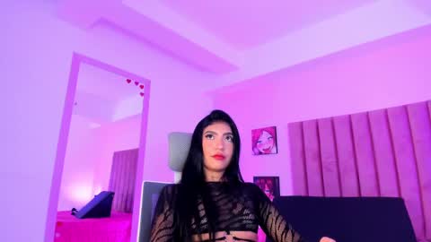 Sussan Nicole  online show from September 2025 02:09:02 PM
