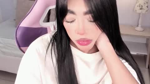 Snapshot of sussie_thompsom chatting on December 2025 05:31:02 PM Sussie Tompsom online show from December 2025 05:31:02 PM