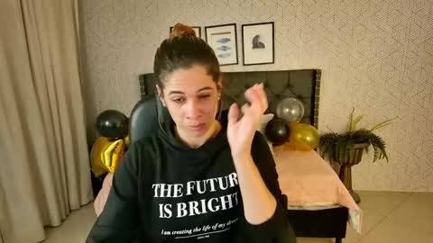   online show from December 2024 12:27:02 PM