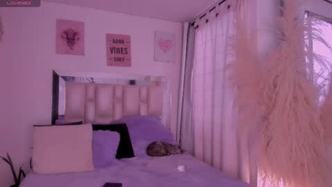 sussy_bell_ online show from July 2026 06:15:02 PM