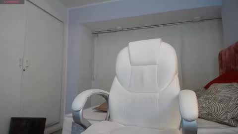 Snapshot of sussy_leon chatting on December 2024 04:43:01 PM sussy leon online show from December 2024 04:43:01 PM