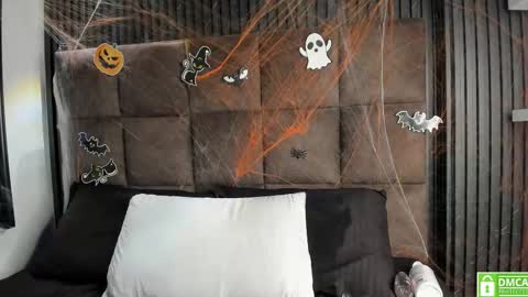 Snapshot of sussy_vixen chatting on October 2025 07:43:01 PM sussy_vixen online show from October 2025 07:43:01 PM