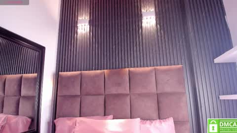 Snapshot of sussy_vixen chatting on March 2026 03:56:02 AM sussy_vixen online show from March 2026 03:56:02 AM