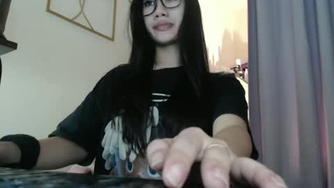 Snapshot of sususlutxx chatting on October 2025 03:47:02 PM susie online show from October 2025 03:47:02 PM