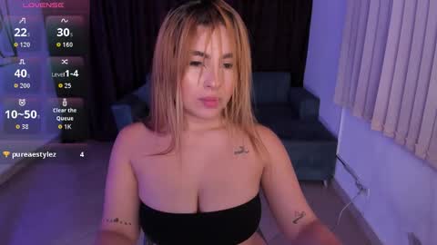 Snapshot of susyamis chatting on November 2025 04:11:02 AM Susy online show from November 2025 04:11:02 AM