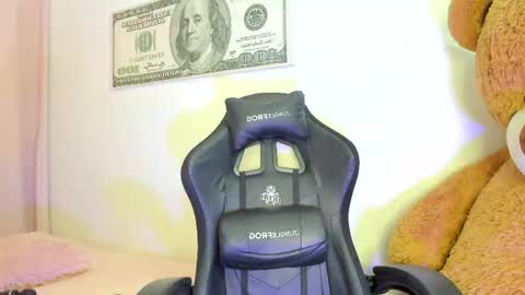 suzan__cooper2 online show from May 2026 07:01:01 PM