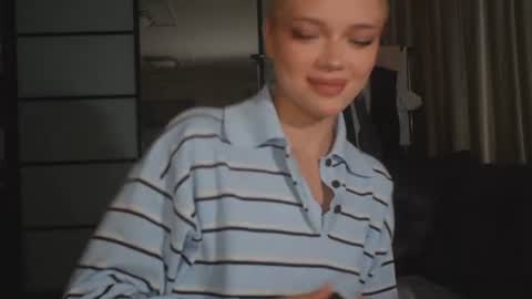 Snapshot of suzannabarmes chatting on July 2026 09:55:02 PM Stacy online show from July 2026 09:55:02 PM