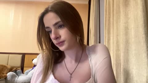 Emila online show from April 2026 05:18:01 PM