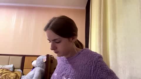 Emila online show from May 2026 07:27:02 AM