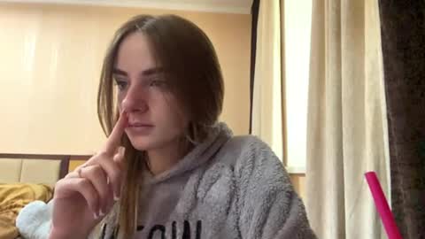 Emila online show from May 2026 07:15:02 AM