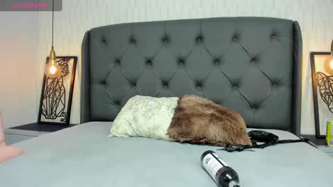 S U Z E T  online show from October 2025 07:43:01 PM