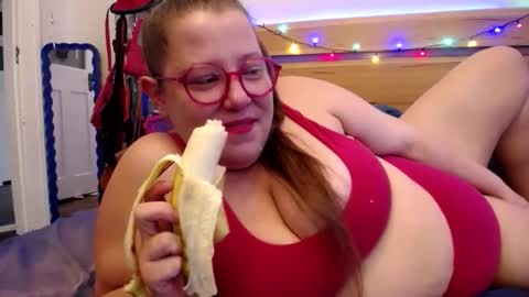 suzie stardust online show from February 2026 12:48:01 AM