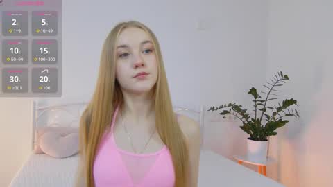 Suzi online show from October 2025 01:30:01 PM