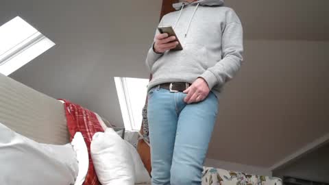 Snapshot of suzisshowboyxl chatting on December 2024 01:07:02 PM Mmaxime1 online show from December 2024 01:07:02 PM