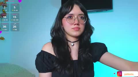 Snapshot of suzumi_ chatting on March 2025 08:37:02 AM Jadde online show from March 2025 08:37:02 AM