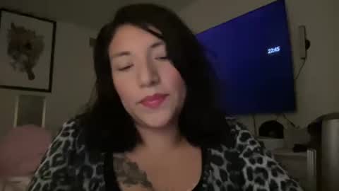 Snapshot of suzyishellawet chatting on October 2025 04:45:01 AM Suzy online show from October 2025 04:45:01 AM