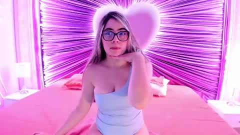 suzylee_ online show from April 2026 03:37:02 AM