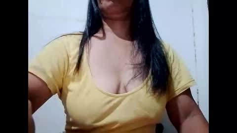 Snapshot of suzzie_hot chatting on January 2025 08:59:01 PM suzzie_hot online show from January 2025 08:59:01 PM