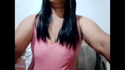 Snapshot of suzzie_hot chatting on January 2025 07:42:01 PM suzzie_hot online show from January 2025 07:42:01 PM