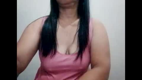 Snapshot of suzzie_hot chatting on February 2025 12:17:02 PM suzzie_hot online show from February 2025 12:17:02 PM