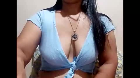 Snapshot of suzzie_hot chatting on March 2025 08:27:02 PM suzzie_hot online show from March 2025 08:27:02 PM