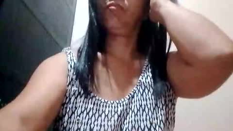 Snapshot of suzzie_hot chatting on October 2025 03:02:01 PM suzzie_hot online show from October 2025 03:02:01 PM