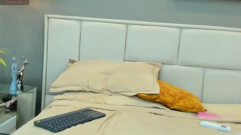 Snapshot of sven_basquiat chatting on April 2026 08:00:02 AM Sven online show from April 2026 08:00:02 AM