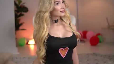 SweetLuna online show from June 2026 03:11:02 AM