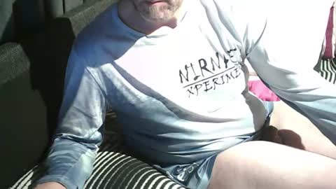 Snapshot of swartarn chatting on September 2025 11:43:01 PM ArnSwart online show from September 2025 11:43:01 PM