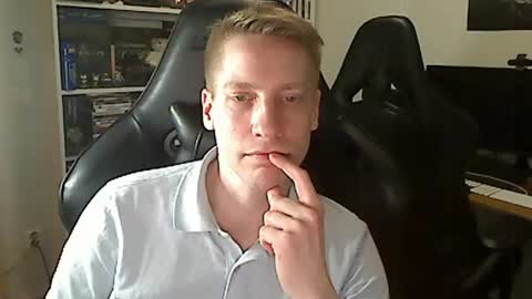 swede893 online show from February 2026 12:10:01 AM