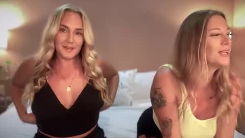 Swedish Candii online show from November 2025 03:43:02 AM