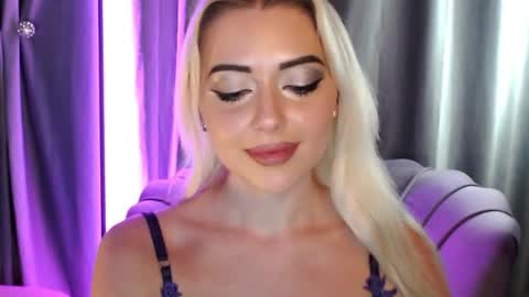 Snapshot of sweeet_angelll chatting on June 2026 09:25:02 PM sweeet angelll online show from June 2026 09:25:02 PM