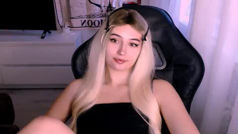 Kate online show from October 2025 01:17:02 AM