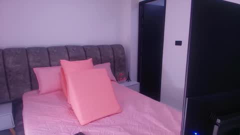 Debora  online show from November 2025 11:54:01 AM