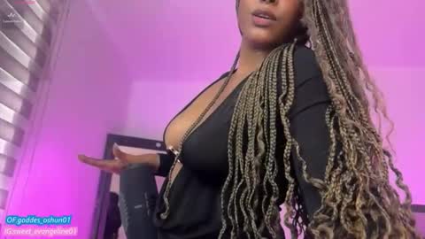 Snapshot of sweer_oshun chatting on December 2025 03:08:02 PM Evangeline online show from December 2025 03:08:02 PM