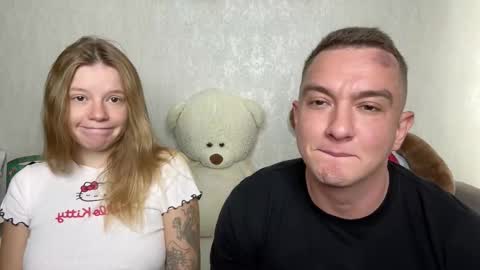 Mia and Robert online show from October 2025 06:21:02 AM