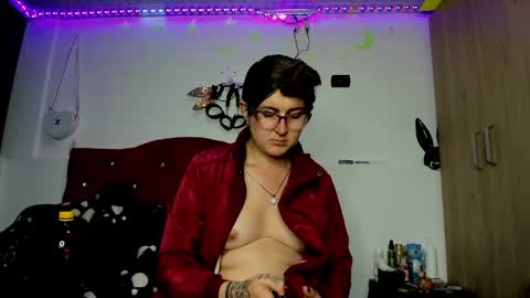 Snapshot of sweet__suck69bitch chatting on January 2025 02:42:01 AM sweet__suck69bitch online show from January 2025 02:42:01 AM