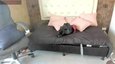 Vanessa online show from July 2026 07:19:01 PM