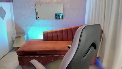 Snapshot of sweet_alice_m chatting on January 2025 01:08:02 PM Alice online show from January 2025 01:08:02 PM