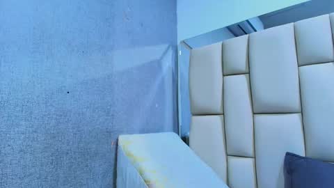 Amye  online show from September 2025 07:46:02 PM