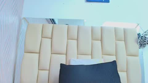 Amye  online show from September 2025 08:57:01 PM