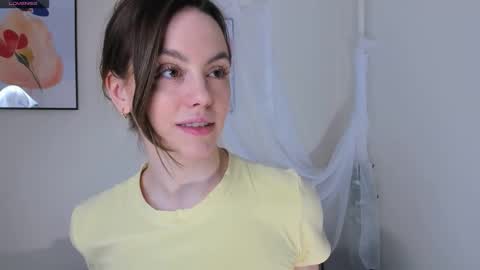 Snapshot of sweet_and_flirt chatting on March 2026 06:52:01 AM Alice online show from March 2026 06:52:01 AM