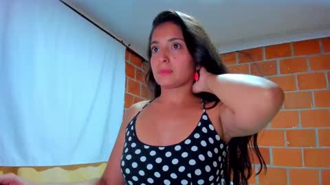sweet and hot alaia online show from September 2025 04:47:02 AM